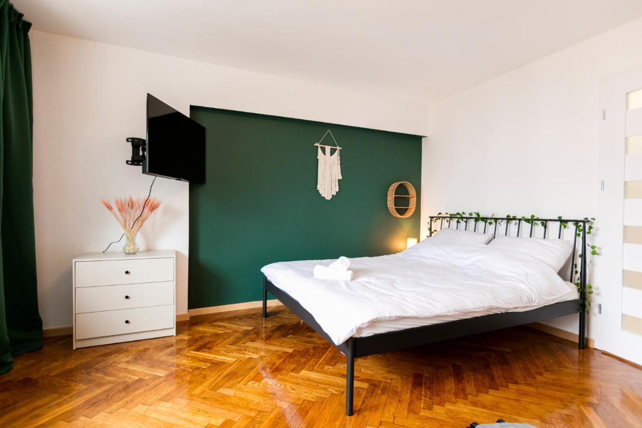 Chmielna - 250M Od Zlotych Tarasow, 350M Od Dworca Centralnego - Wifi - Smart Tv 55 Cali - Better Rental Warsaw Ngoại thất bức ảnh