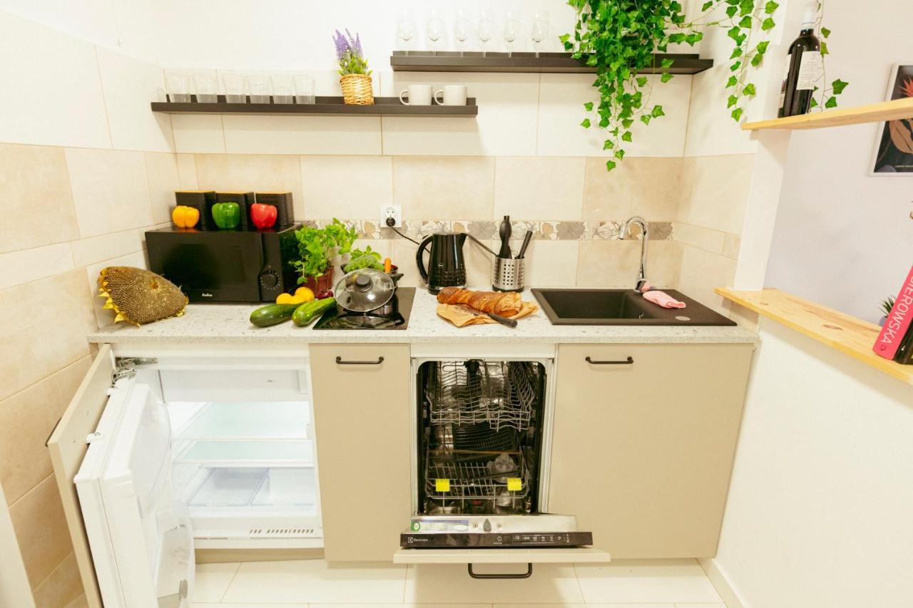 Chmielna - 250M Od Zlotych Tarasow, 350M Od Dworca Centralnego - Wifi - Smart Tv 55 Cali - Better Rental Warsaw Ngoại thất bức ảnh
